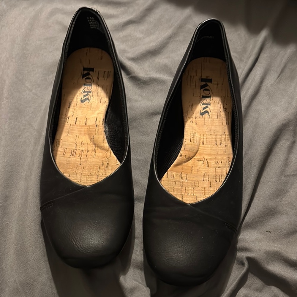 Korks Black Women's Flats